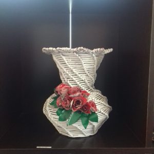 kerajinan membuat pot bunga dari bahan bekas koran