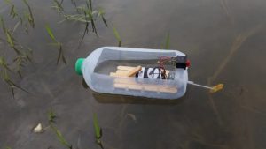 kerajinan dari barang bekas berupa perahu