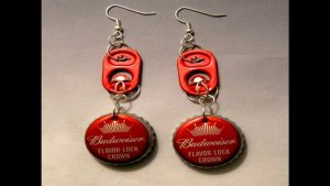 kerajinan dari barang bekas berupa pernak pernik yang sangat unik.