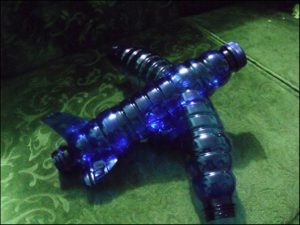 kerajinan dari barang bekas berupa pesawat