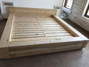 Kerajinan dari Kayu Bekas