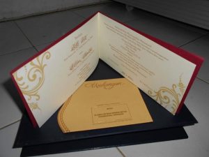 Contoh Undangan Pernikahan dengan Corak